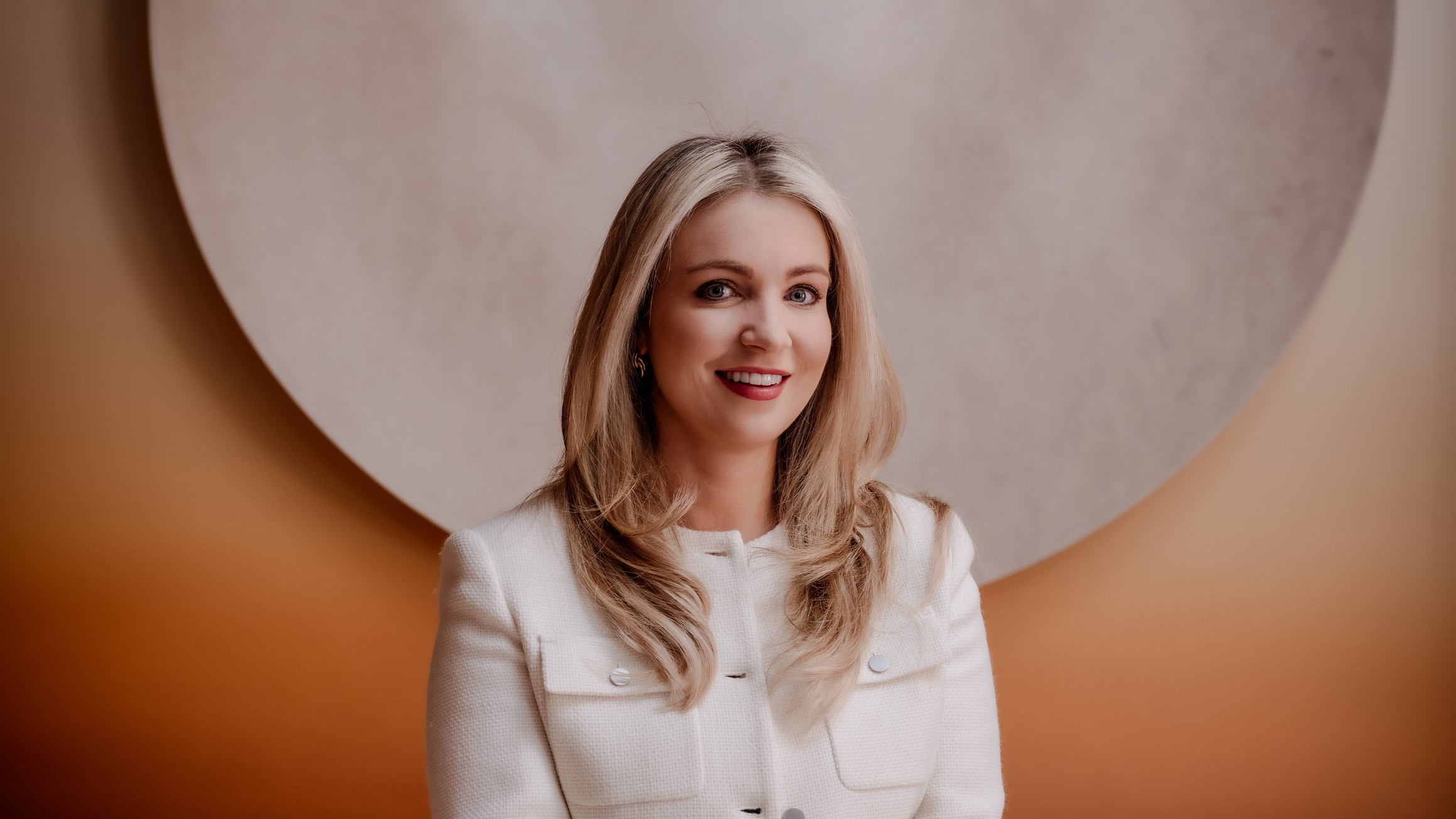 Hattie David-Wilkinson in Surrenne